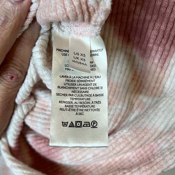 We the Free mock neck thermal long sleeve size XS - Picture 6 of 7